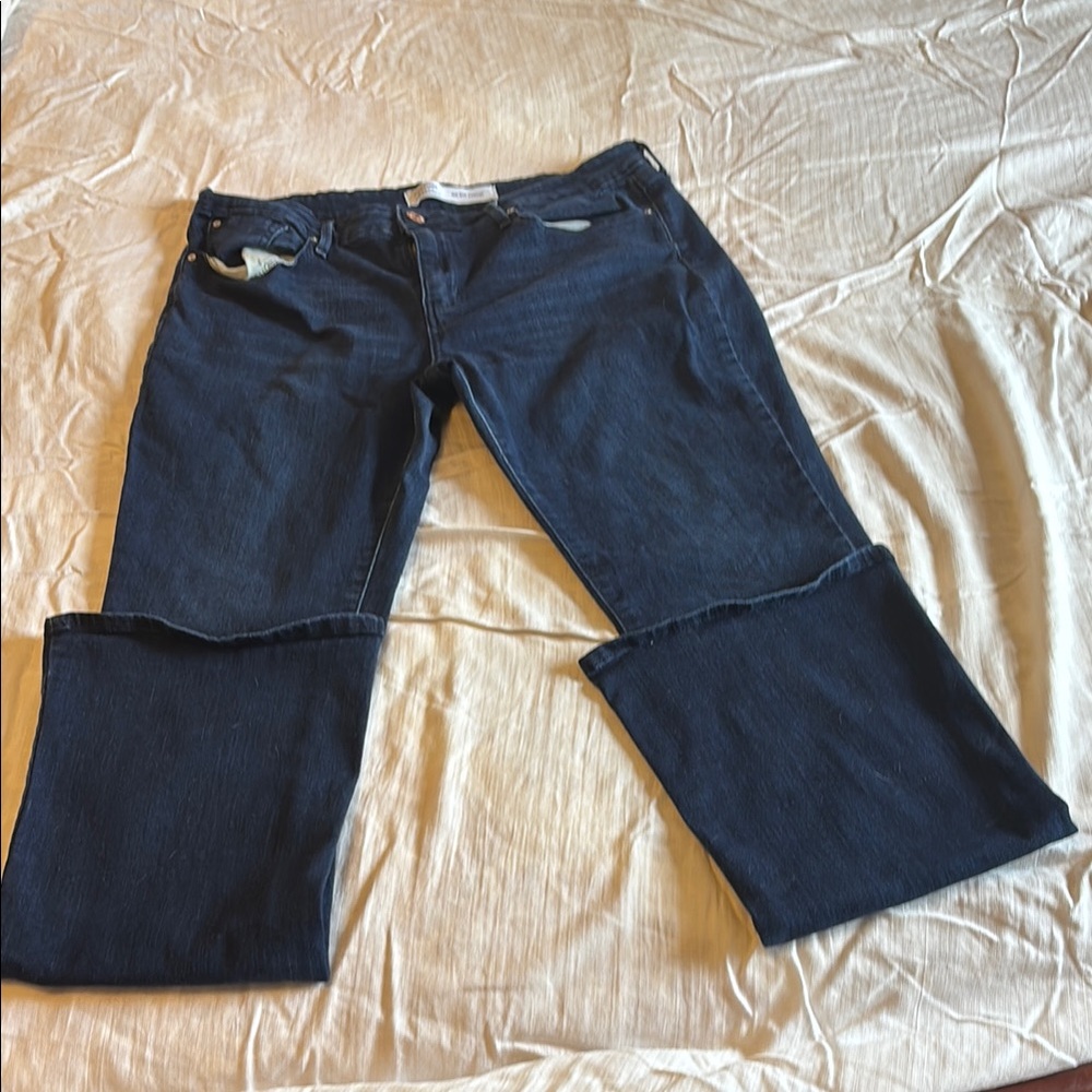 Signature Levi Strauss Women's Blue Jeans 14 W32 L32